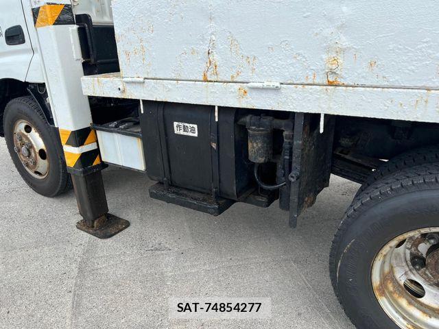 Hino DUTRO 2005-03 8524576-24