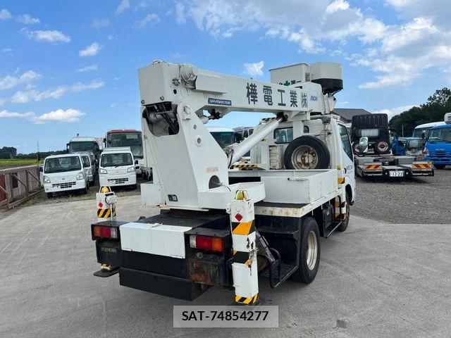 Hino DUTRO 2005-03 8524576-2