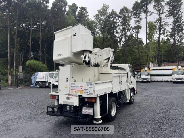 Hino DUTRO 2018-03 8524538-4