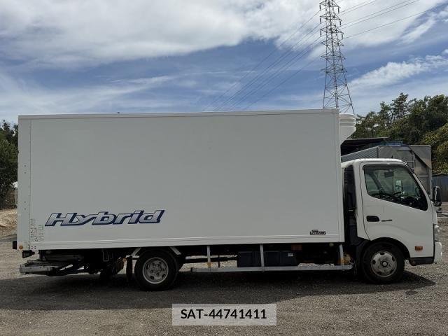 Hino DUTRO 2014-01 8524556-13