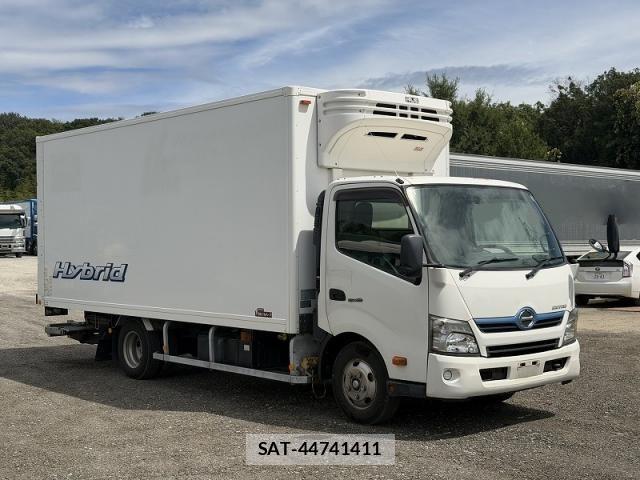 Hino DUTRO 2014-01 8524556-15