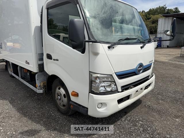 Hino DUTRO 2014-01 8524556-16