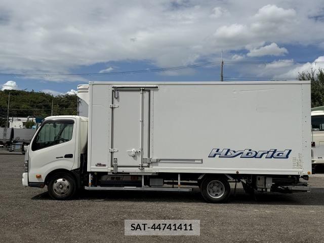 Hino DUTRO 2014-01 8524556-5