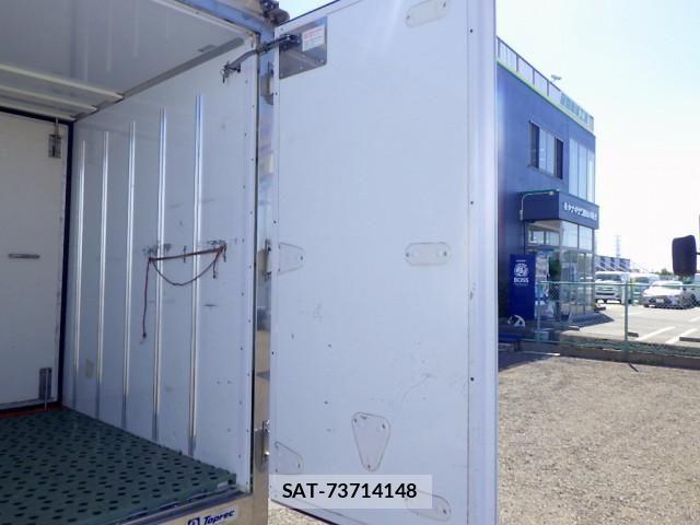 Hino DUTRO 2020-03 8524483-10