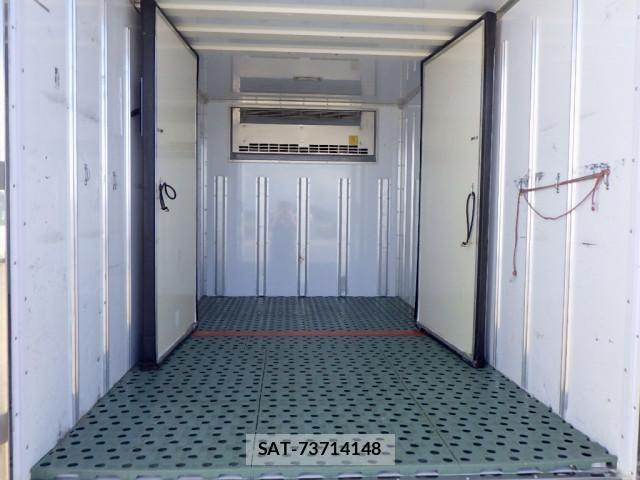 Hino DUTRO 2020-03 8524483-14