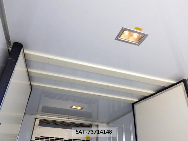 Hino DUTRO 2020-03 8524483-21