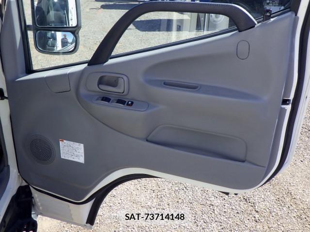 Hino DUTRO 2020-03 8524483-23