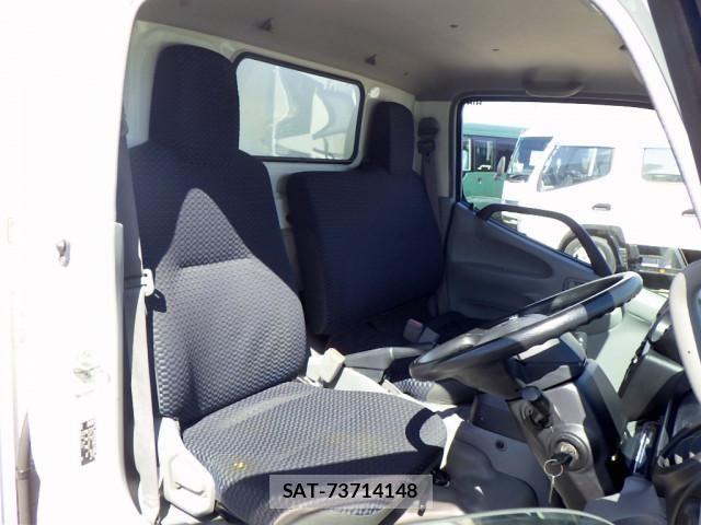 Hino DUTRO 2020-03 8524483-25