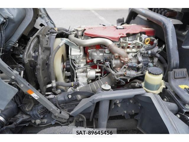 Hino DUTRO 2018-02 8524498-13