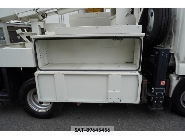 Hino DUTRO 2018-02 8524498-22