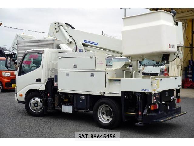 Hino DUTRO 2018-02 8524498-6