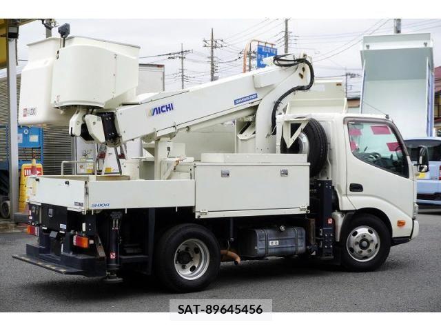 Hino DUTRO 2018-02 8524498-7