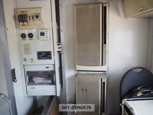 Hino DUTRO 2000-05 8524554-18