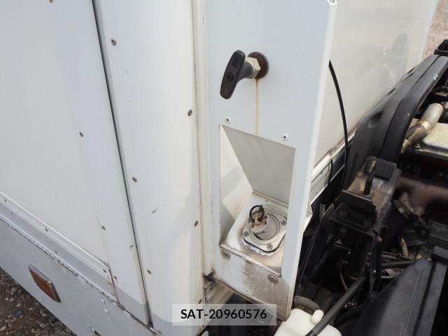 Hino DUTRO 2000-05 8524554-23