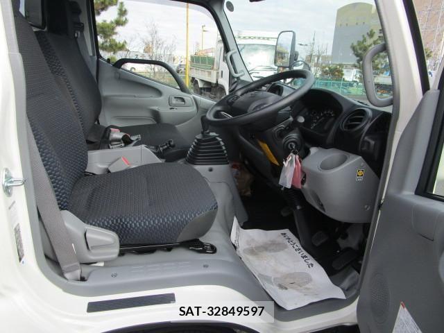 Hino DUTRO 2024-12 8524481-9