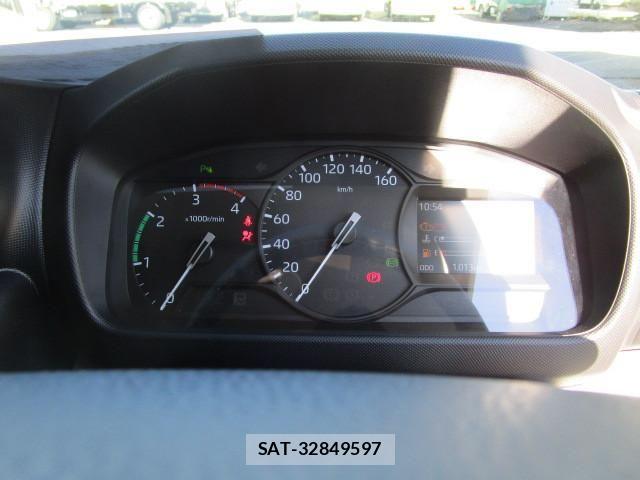 Hino DUTRO 2024-12 8524481-13