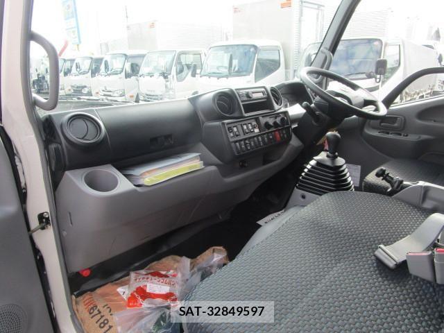 Hino DUTRO 2024-12 8524481-16