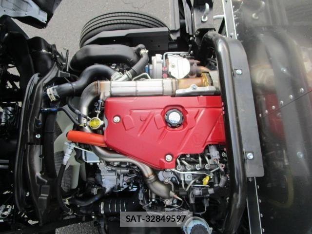 Hino DUTRO 2024-12 8524481-19