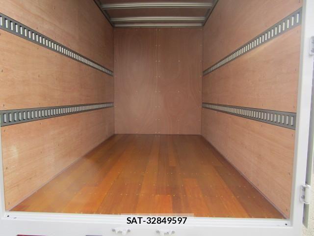 Hino DUTRO 2024-12 8524481-8