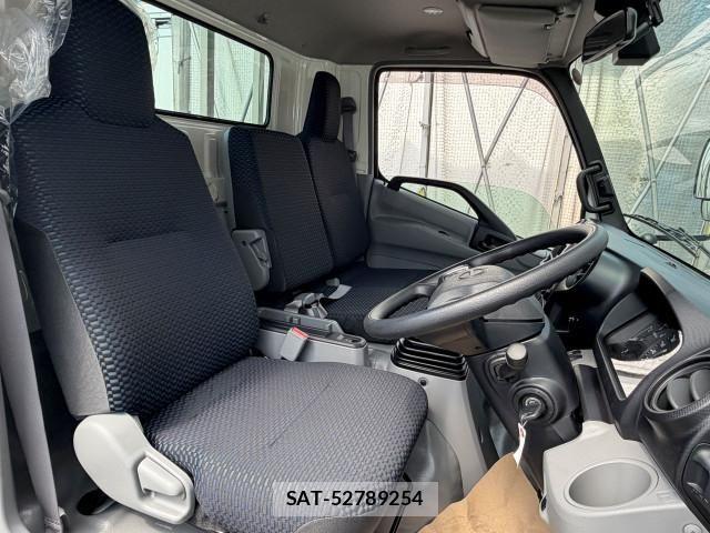 Hino DUTRO 2025-12 8524469-12