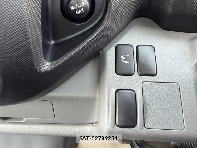 Hino DUTRO 2025-12 8524469-19