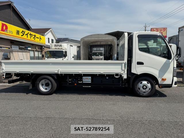 Hino DUTRO 2025-12 8524469-3