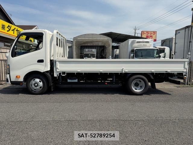 Hino DUTRO 2025-12 8524469-4