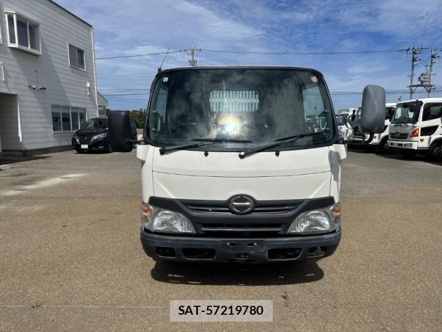 Hino DUTRO 2013-12 8524551-7