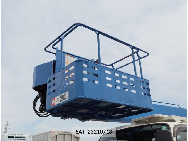 Hino DUTRO 2023-09 8524452-11