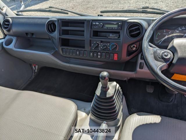 Hino DUTRO 2019-09 8524516-27