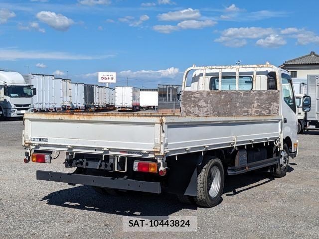 Hino DUTRO 2019-09 8524516-3