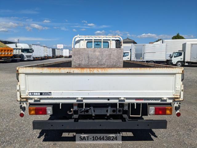 Hino DUTRO 2019-09 8524516-4
