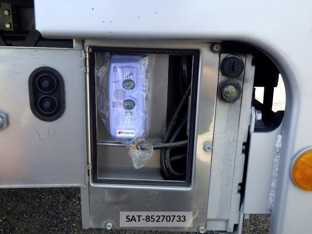 Hino DUTRO 2018-07 8524534-23