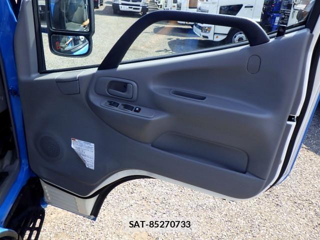Hino DUTRO 2018-07 8524534-26