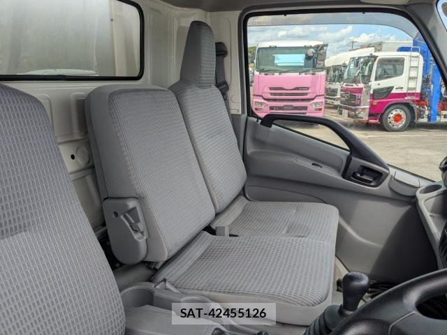 Hino DUTRO 2020-10 8524467-25