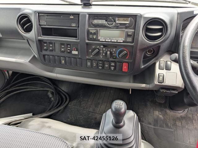 Hino DUTRO 2020-10 8524467-26