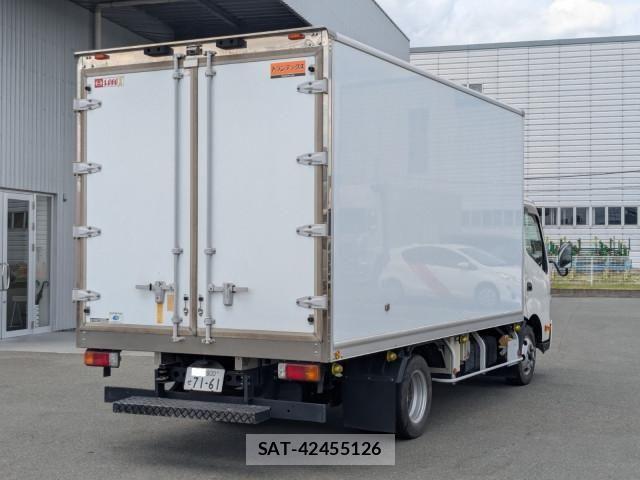 Hino DUTRO 2020-10 8524467-3