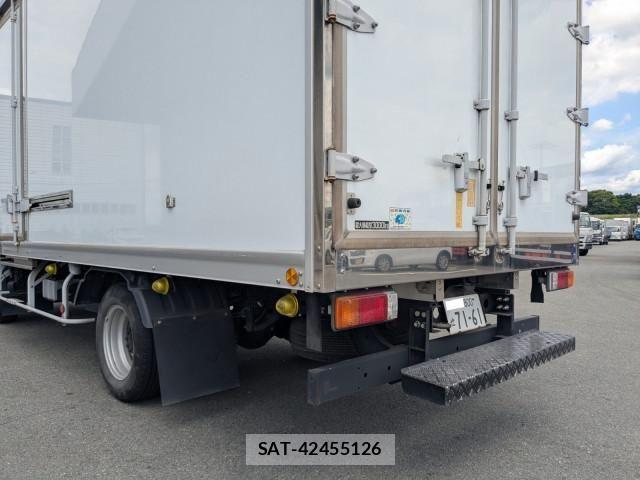 Hino DUTRO 2020-10 8524467-4