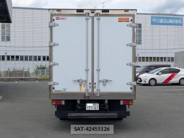Hino DUTRO 2020-10 8524467-6