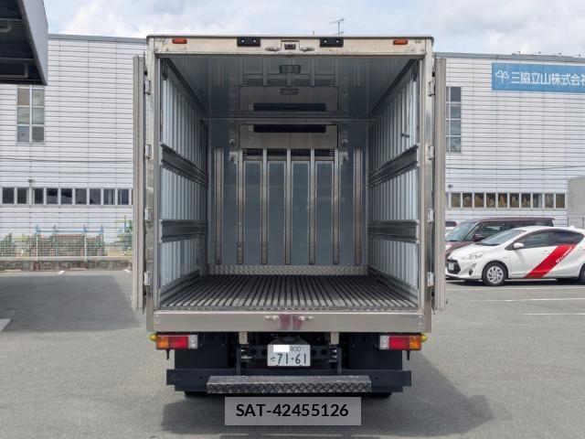 Hino DUTRO 2020-10 8524467-7