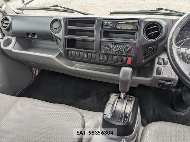 Hino DUTRO 2019-09 8524505-23