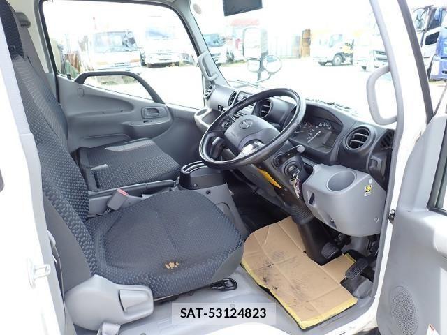 Hino DUTRO 2019-11 8524552-11
