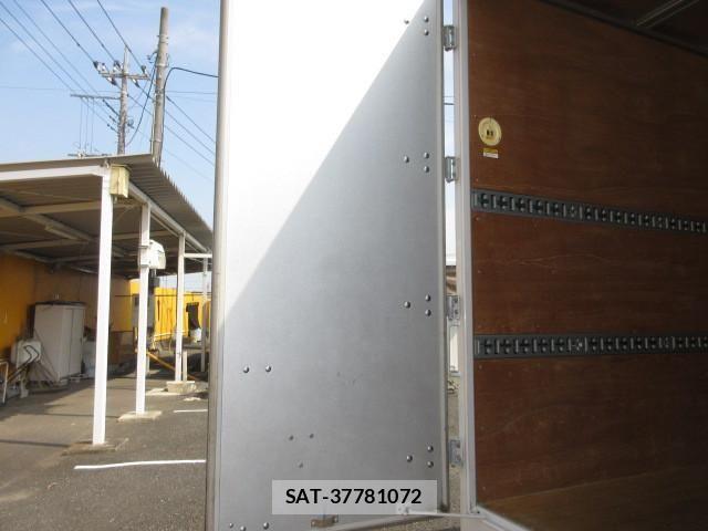 Hino DUTRO 2018-04 8524540-14