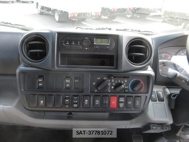 Hino DUTRO 2018-04 8524540-20