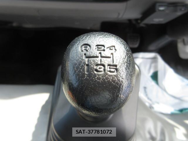 Hino DUTRO 2018-04 8524540-21