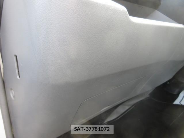 Hino DUTRO 2018-04 8524540-24