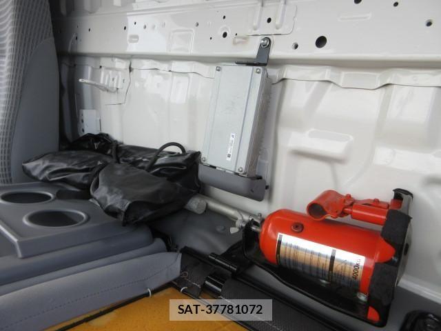 Hino DUTRO 2018-04 8524540-26