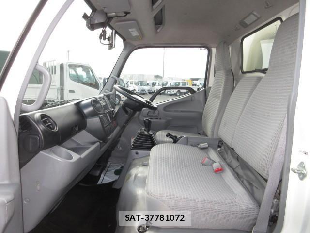 Hino DUTRO 2018-04 8524540-27
