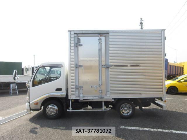Hino DUTRO 2018-04 8524540-4