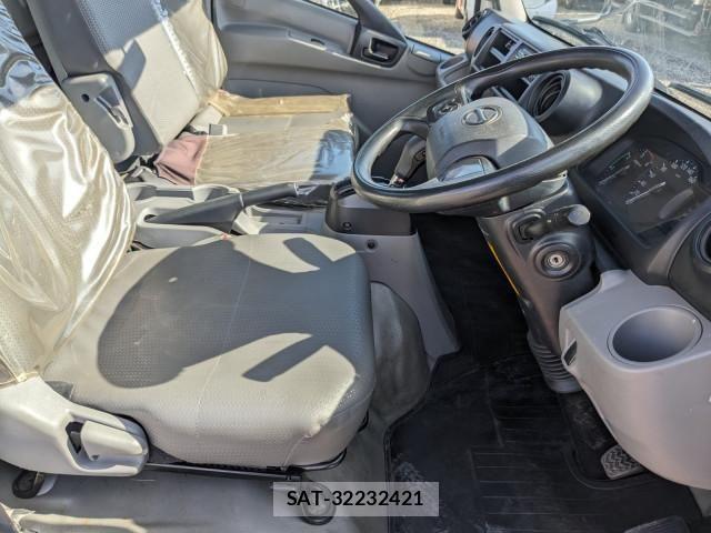 Hino DUTRO 2019-10 8524529-27